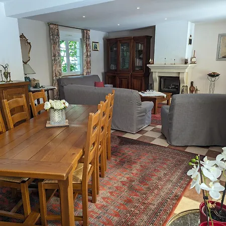 Maison Spacieuse En Village, Equipee Et Confortable, Avec Acces Riviere Et Garage. - Fr-1-611-93 Ferienhaus Louvemont