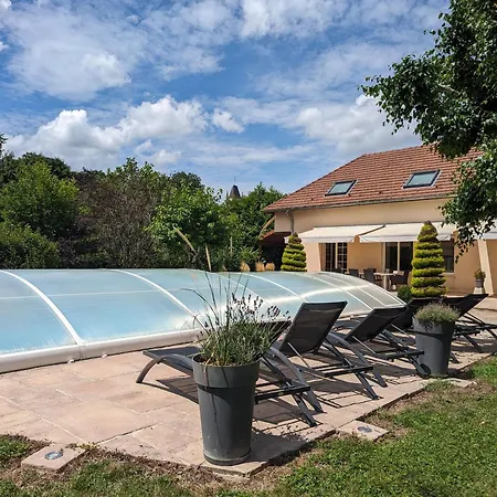 Maison Spacieuse En Village, Equipee Et Confortable, Avec Acces Riviere Et Garage. - Fr-1-611-93 * Louvemont
