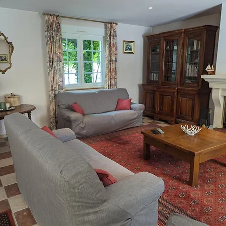 Maison Spacieuse En Village, Equipee Et Confortable, Avec Acces Riviere Et Garage. - Fr-1-611-93 Louvemont