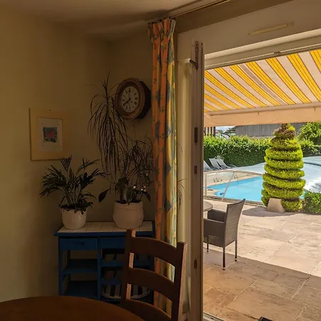Maison Spacieuse En Village, Equipee Et Confortable, Avec Acces Riviere Et Garage. - Fr-1-611-93 Ferienhaus